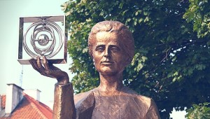 Marie Skłodowskiej-Curie statuue at Warsaw
